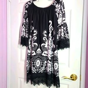 Black and white A-line dress w lace